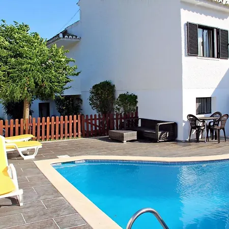 Holiday home Moradia Com Piscina Privada Para Ferias Em Algarve Quarteira